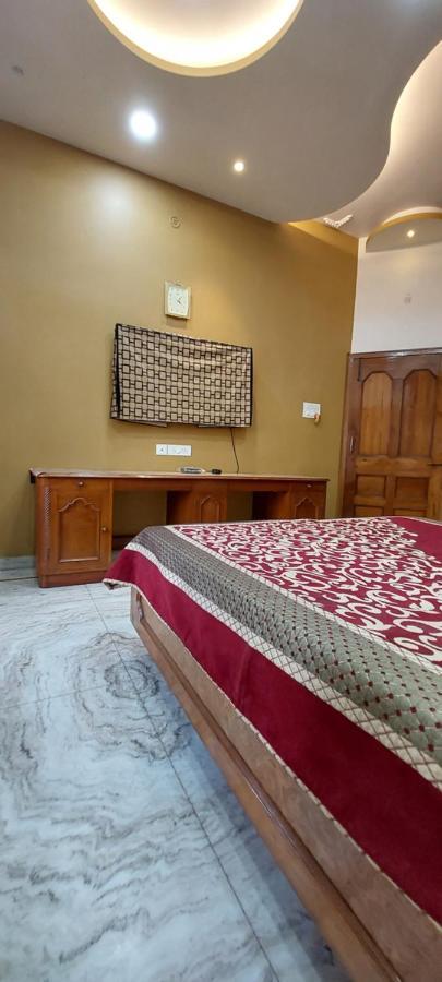 Kapoor Sahab Homestay : It'S A Home Away From Home. فاراناسي المظهر الخارجي الصورة